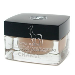 Компактный тональный крем Chanel Vitalumiere Satin Smoothing Creme Makeup
